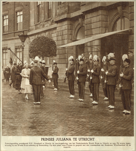 99520 Afbeelding van de inspectie van de erewacht van de Studentenweerbaarheid door prinses Juliana bij het Stadhuis ...